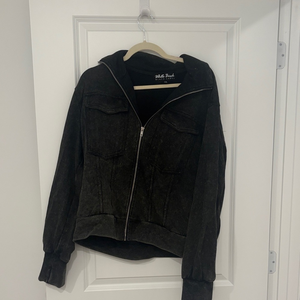 NWOT White Birch Black Bomber Set